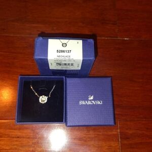 Swarovski Una Necklace